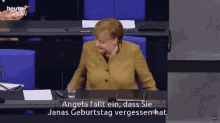 Merkel Maske GIF
