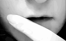Lips Finger GIF - Lips Finger Ladik05 GIFs