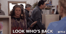 Look Whos Back Lily Tomlin GIF - Look Whos Back Lily Tomlin Frankie Bergstein GIFs