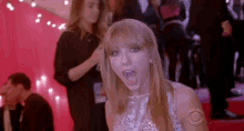 Taylor Swift étonnée GIF - Taylorswift GIFs