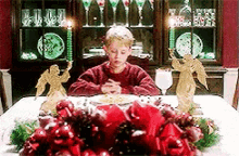 Let Us Pray GIF - Home Alone Macaulay Culkin Kevin GIFs