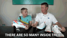 There Are So Many Inside There GIF - There Are So Many Inside There So Many GIFs