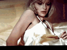 Michelle Pfeiffer Scarface GIF - Michelle Pfeiffer Scarface God Whats Happened GIFs