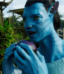 Avatar Jake Sully GIF - Avatar Jake Sully Yovo Fruit GIFs