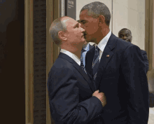 Putin Kiss GIF - Putin Kiss Obama GIFs