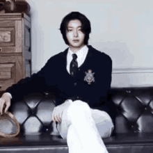Hyungwon Sitting GIF - Hyungwon Sitting Hyukgbt GIFs