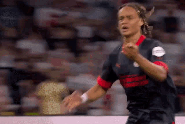xavi-simons.gif