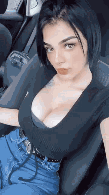 Tight Dress GIF - Dress Sexy - Discover & Share GIFs
