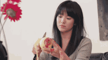 Song Hye Kyo Peeling GIF - Song Hye Kyo Peeling Apple GIFs