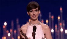 Anne Hathaway Speech GIF - Anne Hathaway Speech Grammys GIFs