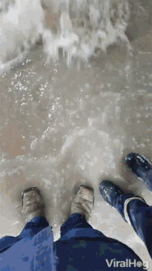 Viralhog Cleaning GIF - Viralhog Cleaning Water Mop GIFs
