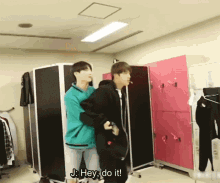 Muster Forcing GIF - Muster Forcing Hug GIFs