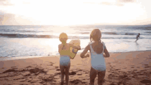 Run Claire And The Crosbys GIF - Run Claire And The Crosbys Wakeboard GIFs