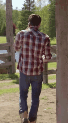 Kevinmcgarry Autumnstables GIF - Kevinmcgarry Autumnstables Walk GIFs