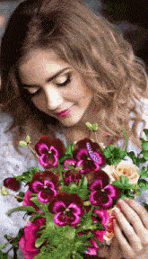 Nő Virággal GIF - Nő Virággal GIFs