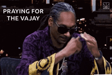 Praying Snoop Dogg GIF - Praying Pray Snoop Dogg GIFs