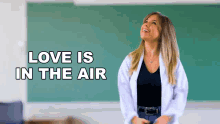 Love Is In The Air Carina Fragozo GIF - Love Is In The Air Carina Fragozo English In Brazil GIFs