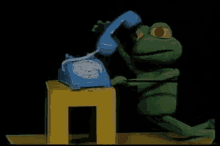 Frog Help GIF - Frog Help Telephone GIFs