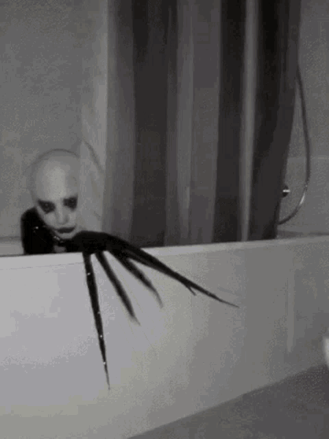 bathroom-creepy.gif
