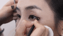 Applying Eye Liner Tina Yong GIF - Applying Eye Liner Tina Yong Applying Makeup GIFs
