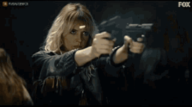 Macarena Eloasis GIF - Macarena Eloasis Visavis - Discover & Share GIFs