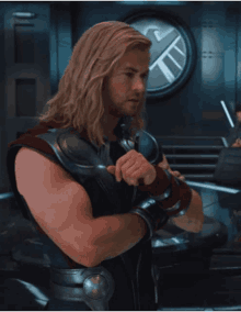 Thor Think GIF - Thor Think Thinking Of You GIFs