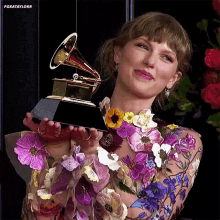 Taylor Swift Grammys GIF - Taylor Swift Grammys Aoty GIFs