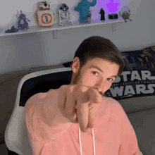 Cozy Gamer Pointing Finger GIF - Cozy Gamer Pointing Finger Intro GIFs