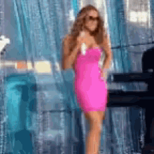 Mariah Carey Singing GIF - Mariah Carey Singing Pink Dress GIFs