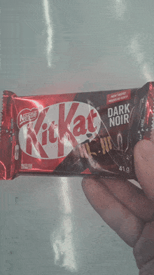 Kitkat Dark Kitkat GIF - Kitkat Dark Kitkat Dark Chocolate GIFs