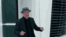 Woody Harrelson Side Step GIF - Nysm2 Now You See Me2 Woody Harrelson GIFs