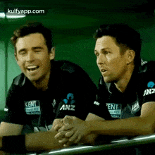 Tag Your Laughing Partner Like Boult.Gif GIF - Tag Your Laughing Partner Like Boult Trent Boult Tim Southee GIFs