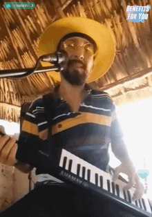 Playing Keyboards Starmaker GIF - Playing Keyboards Starmaker Feeling It GIFs