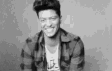 Bruno Mars Laughing GIF - Bruno Mars Laughing Lol GIFs