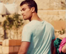 Si Se Puede GIF - Theo James Thumbs Up Approved GIFs