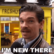 Im New There Robin James GIF - Im New There Robin James Im A Beginner GIFs
