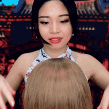 Feeling Hair Tingting Asmr GIF - Feeling Hair Tingting Asmr Royal Chinese Hairstyling GIFs