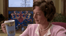 Allison Janney 10things I Hate About You GIF - Allison Janney 10things I Hate About You This Mug GIFs