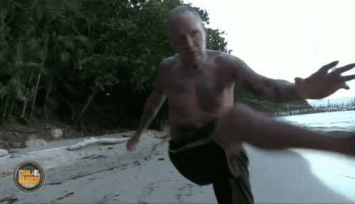 Paul Gascoigne Isola Dei Famosi GIF - Paul Gascoigne Isola Dei Famosi Ginnastica GIFs