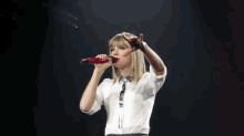 taylor swift sing concert red tour