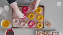 Sprinkle Pretty GIF - Sprinkle Pretty Donuts GIFs
