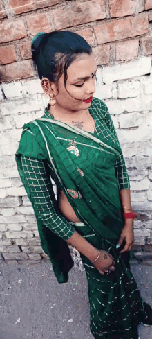 Green Saree Maahi Jaan GIF - Green Saree Maahi Jaan Sunny GIFs