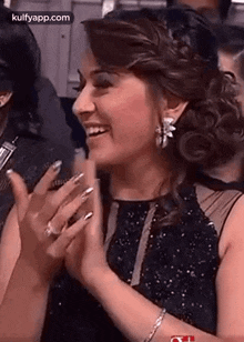 clapping looking and smiling hansika motwani excited cantosamaka