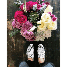 Bouquet Of Flowers In A Vase Flowers Delivered In A Vase GIF