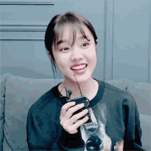 김향기 미소 웃음 눈 깜빡 배우 GIF