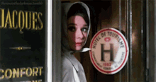 Audrey Hepburn Charade GIF - Audrey Hepburn Charade Hiding GIFs