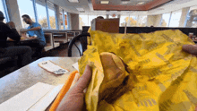Whataburger Cheeseburger GIF - Whataburger Burger Cheeseburger GIFs