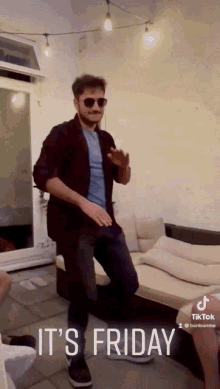 Friday Party GIF - Friday Party GIFs