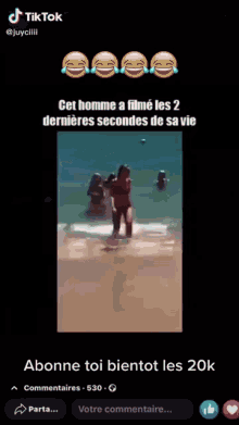 a woman in a blue shirt stands on a beach with a caption that says cet homme a filmé les 2 dernieres secondes