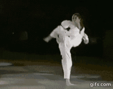 跆拳道 踢腿 看我的 招式 武功 GIF - Taekwondo Upper Kick Kicking GIFs